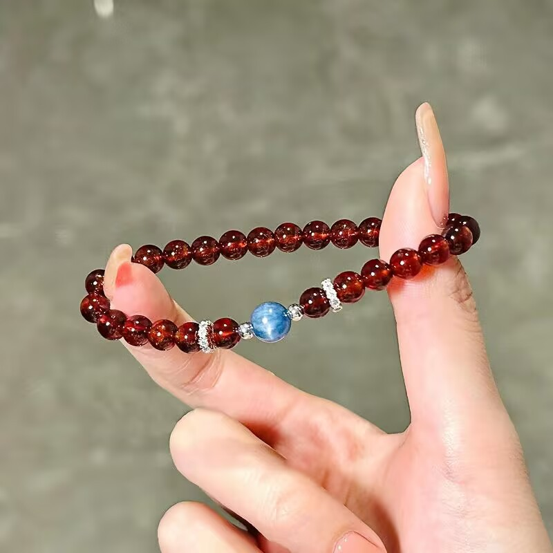 Garnet Kyanite Beaded Bracelet - Yoga Fitness Gifts 评论和价格